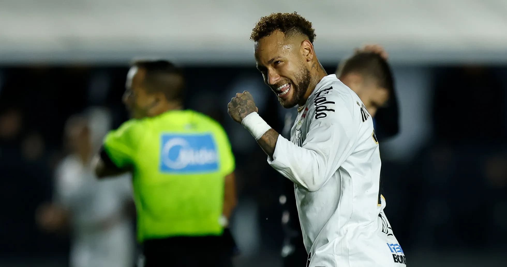 Neymar celebrando tras anotar un gol