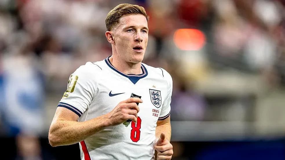 Jugador de Inglaterra corriendo durante un partido