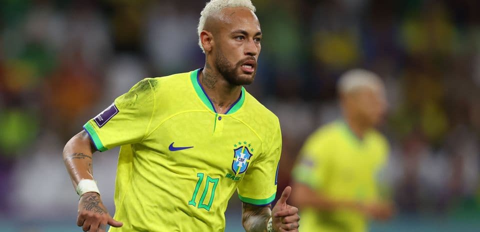 Neymar en acción durante un partido con Brasil