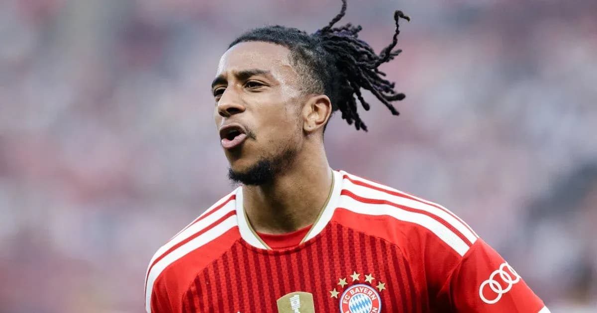 Jugador de Bayern Múnich celebrando en el campo