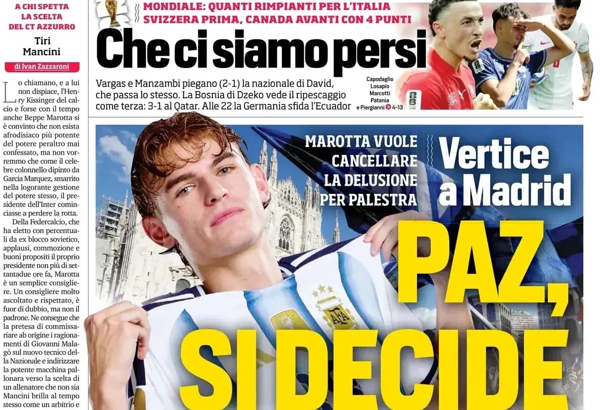 Jugador con camiseta argentina posando en Milán