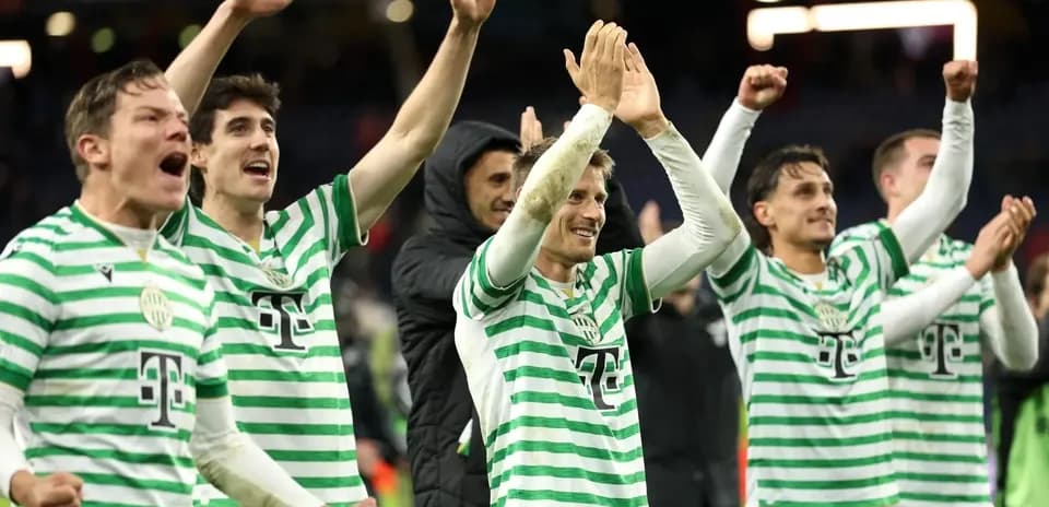 Jugadores de Ferencvarosi celebrando tras el partido