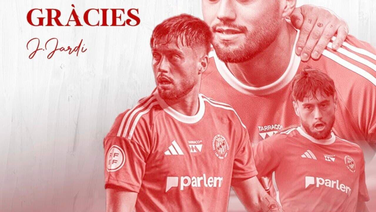 Jugador en uniforme de fútbol con mensaje de agradecimiento