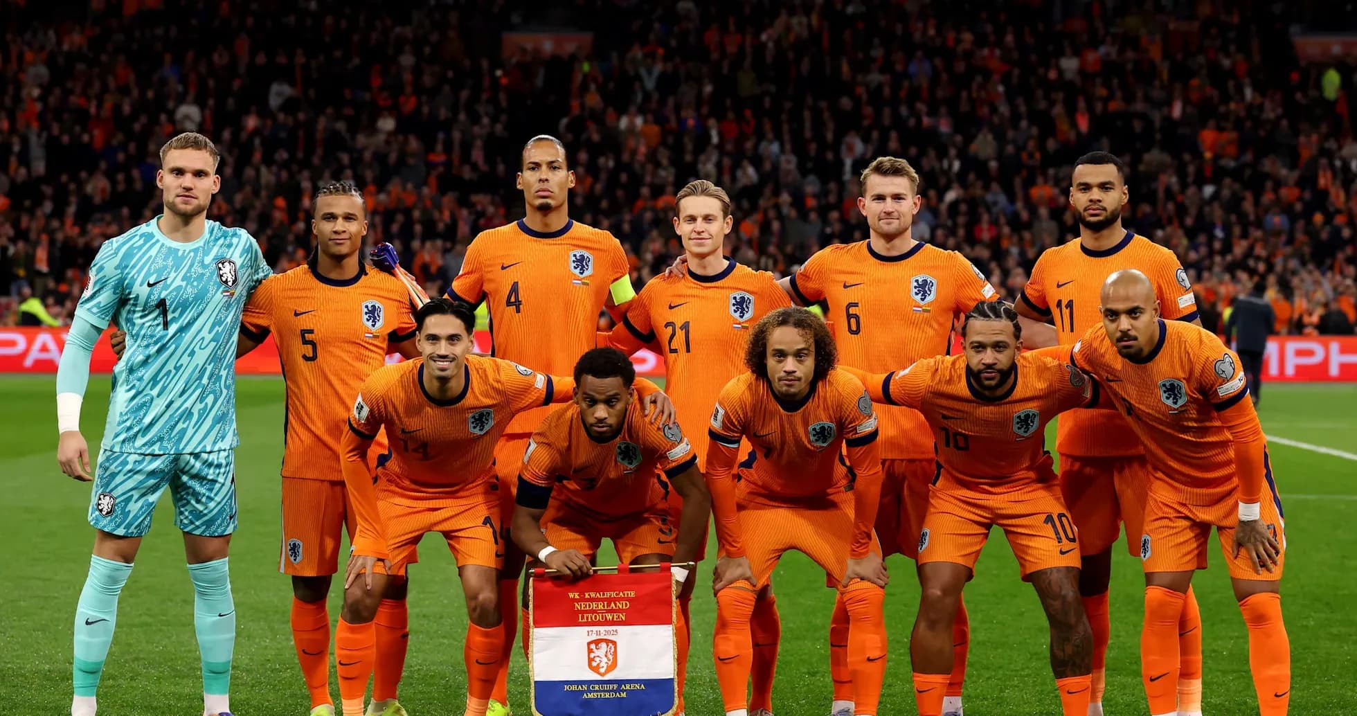 Equipo de fútbol de los Países Bajos en el campo