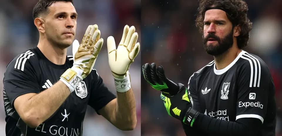 Dos porteros saludando antes del partido
