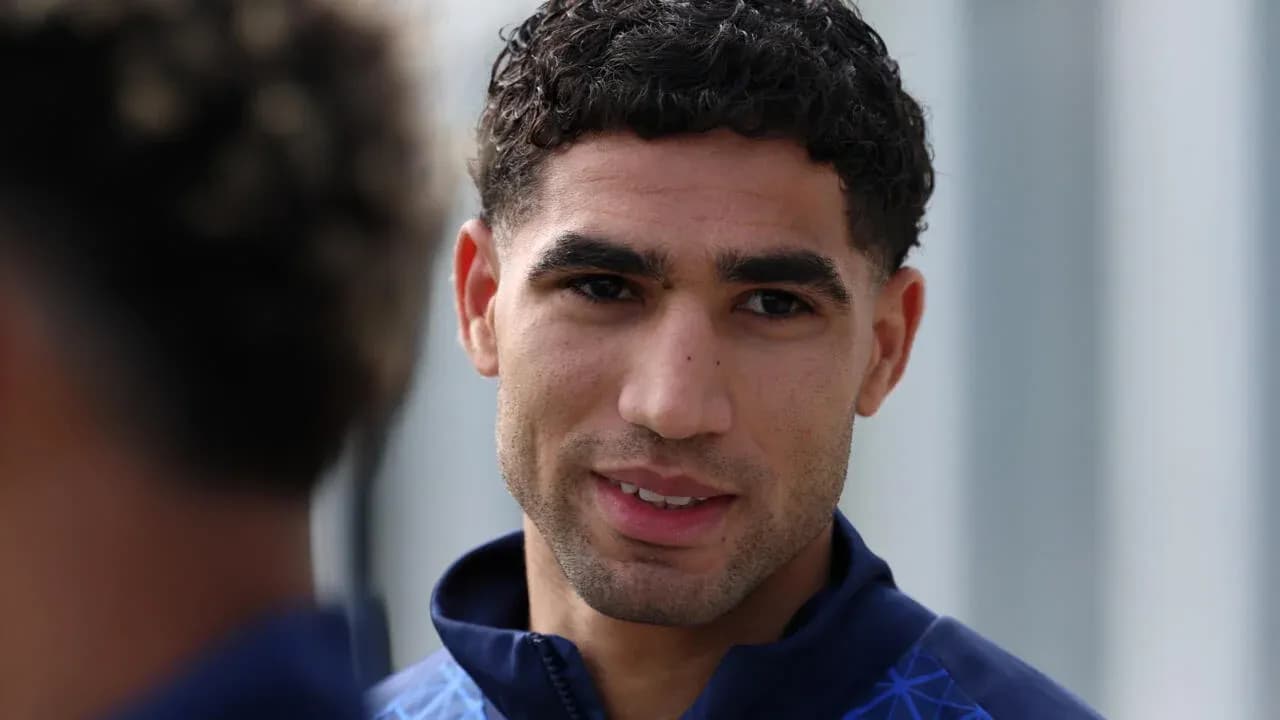 Jugador durante sesión de entrenamiento en campo