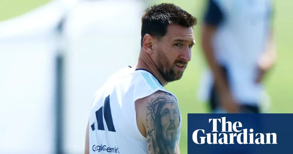 Lionel Messi entrenando con camiseta de Argentina