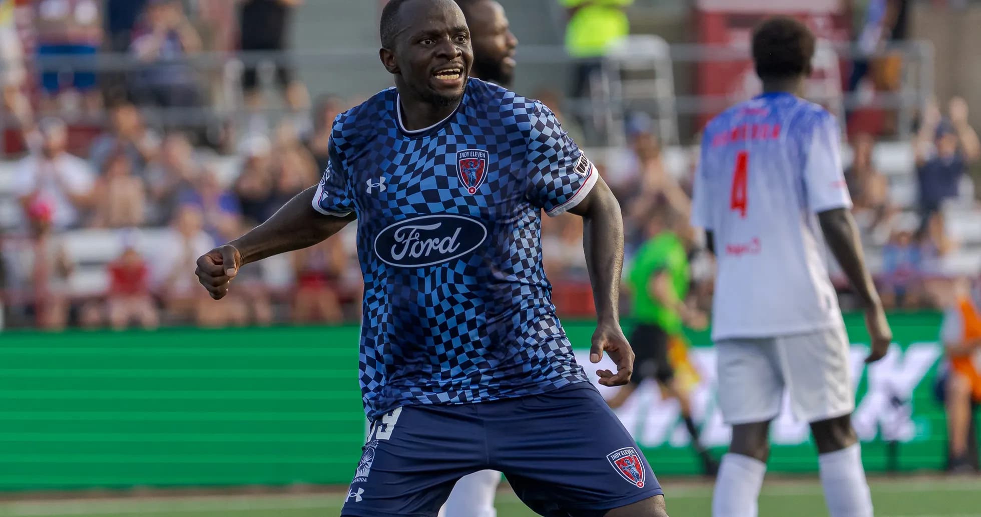 Jugador de Indy Eleven celebra un gol