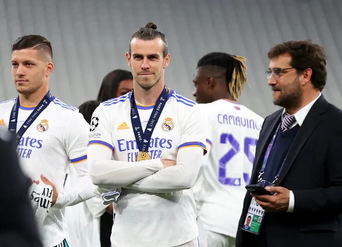 Jugadores del Real Madrid con medallas después del partido