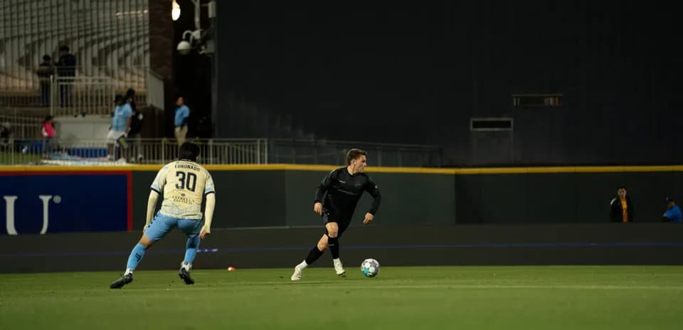 Jugadores de Colorado Springs en acción