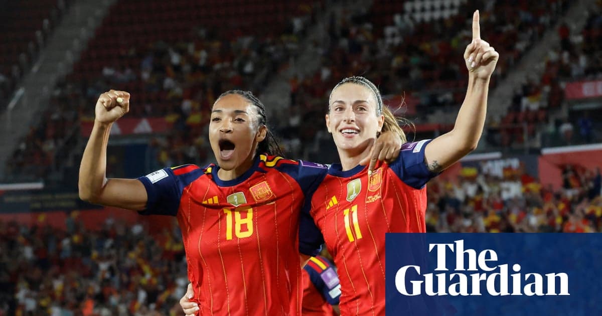 Jugadoras de España celebrando un gol en el estadio