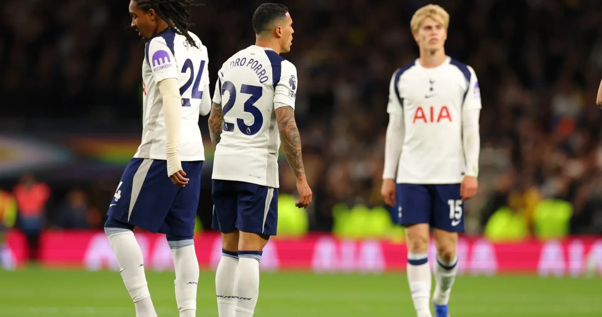 Jugadores de Tottenham en el campo durante un partido
