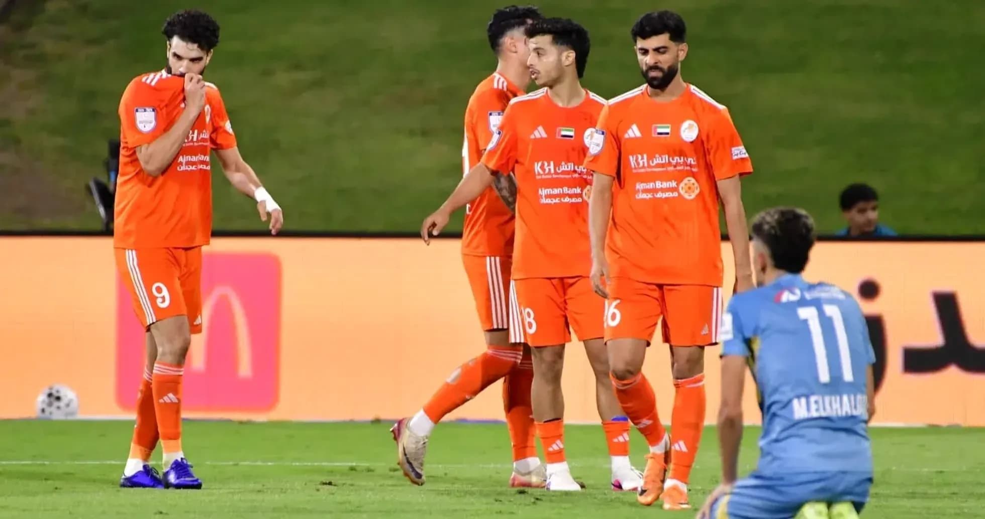 Jugadores de Al Sharjah U23 en el partido