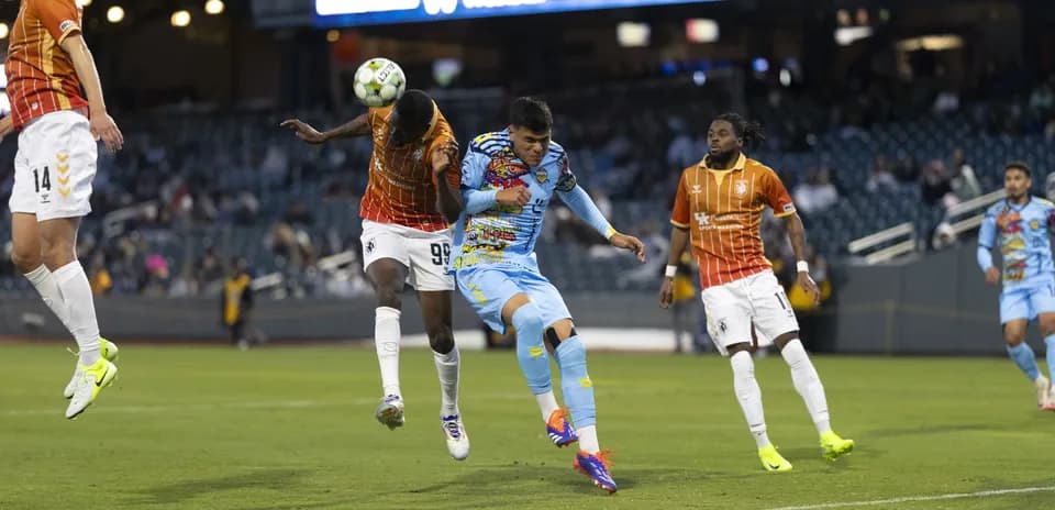 El Paso Locomotive en acción durante el partido