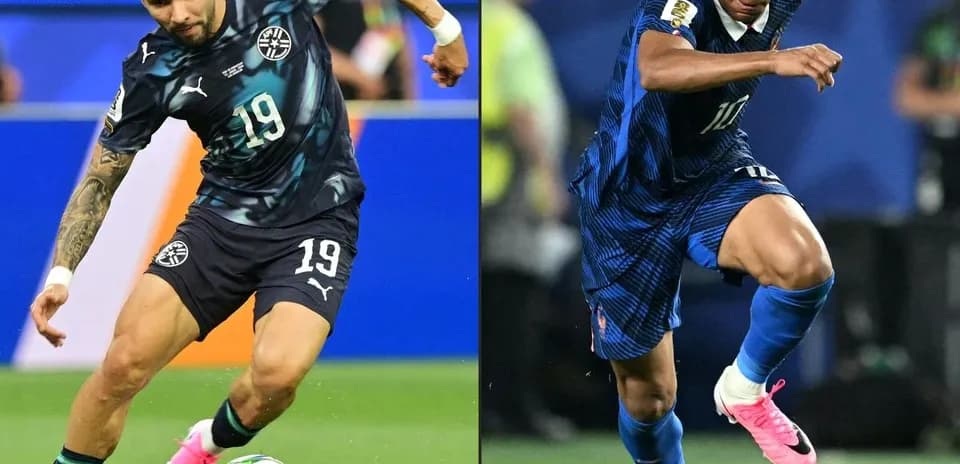 Jugadores de Paraguay y Francia en acción
