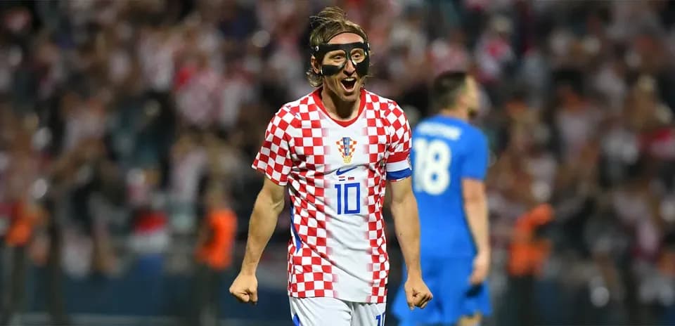Luka Modrić celebrando con la camiseta de Croacia