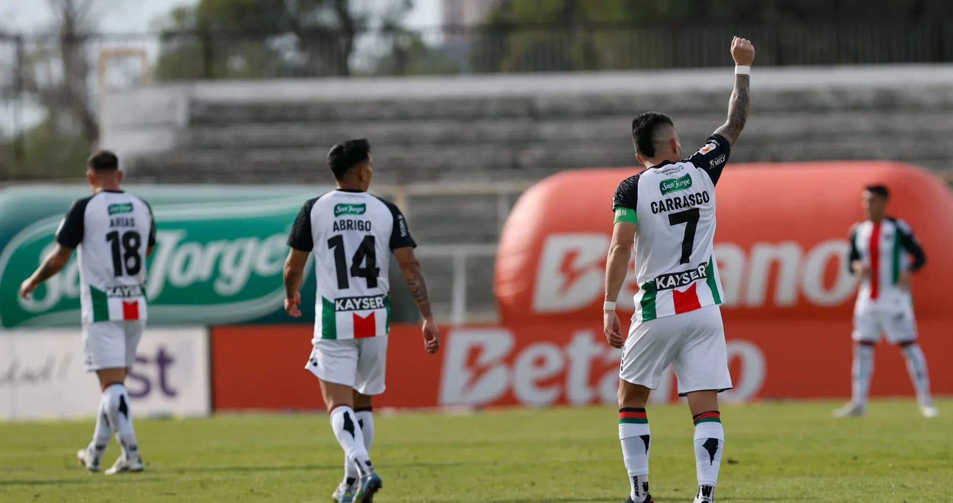 Jugadores de Palestino en el campo de juego