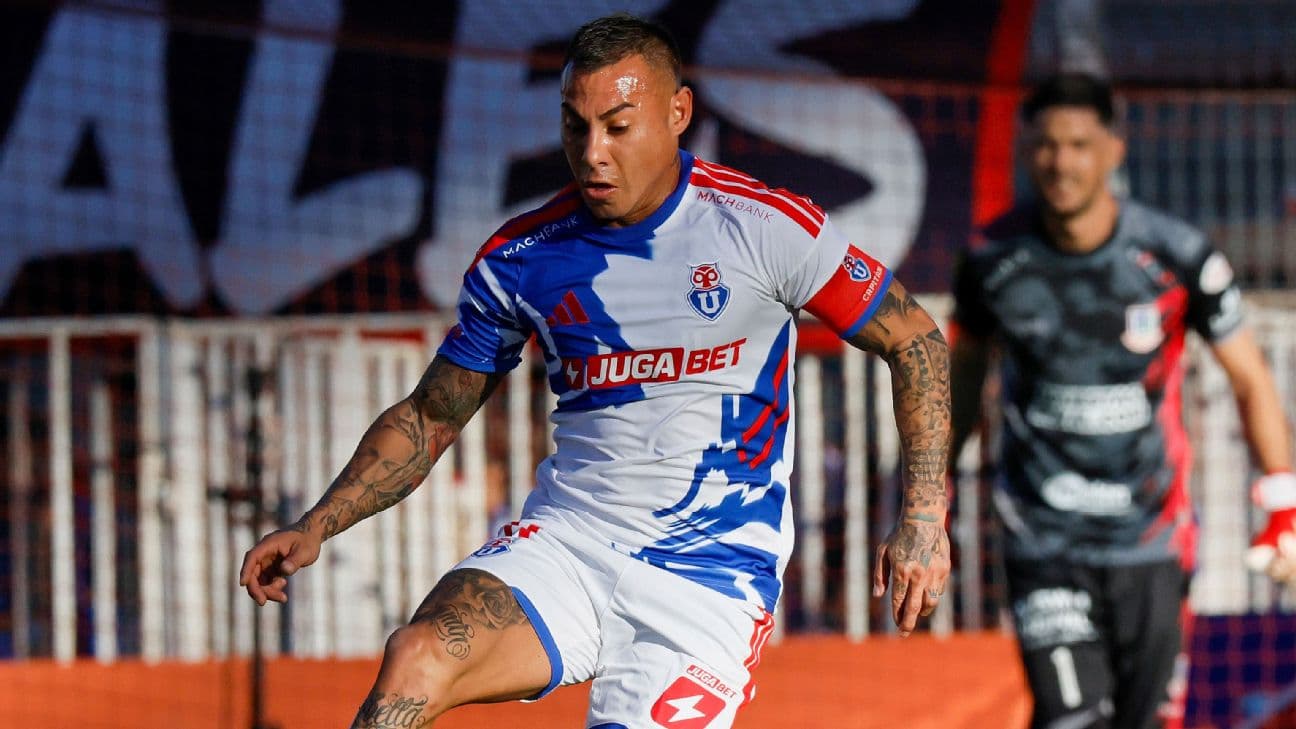Jugador de Universidad de Chile en acción