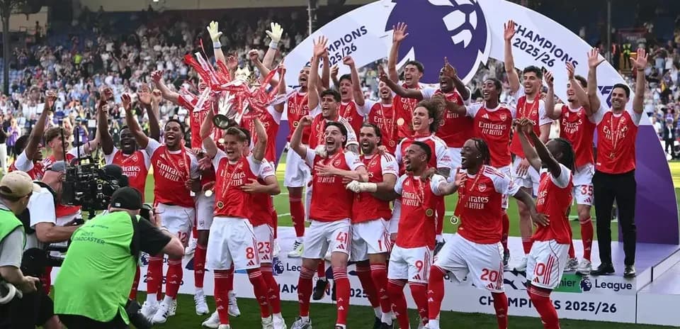 Jugadores de Arsenal celebrando el título de la Premier League