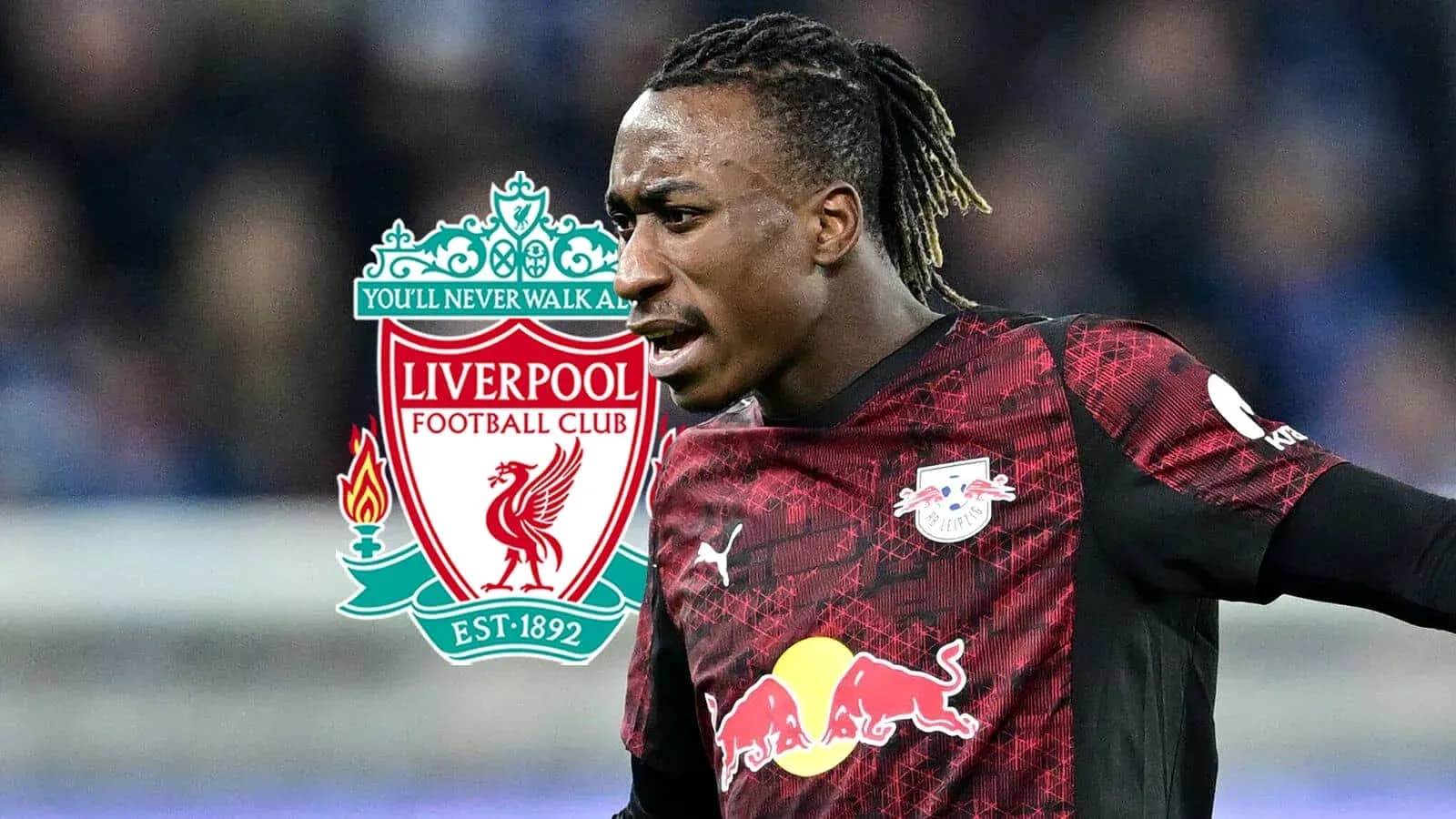 Jugador de RB Leipzig con logo de Liverpool de fondo