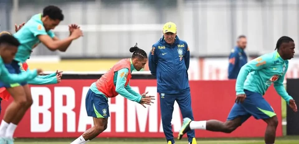 Jugadores de Brasil entrenando para el partido