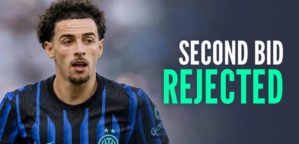 Jugador de Inter de Milán con camiseta de rayas