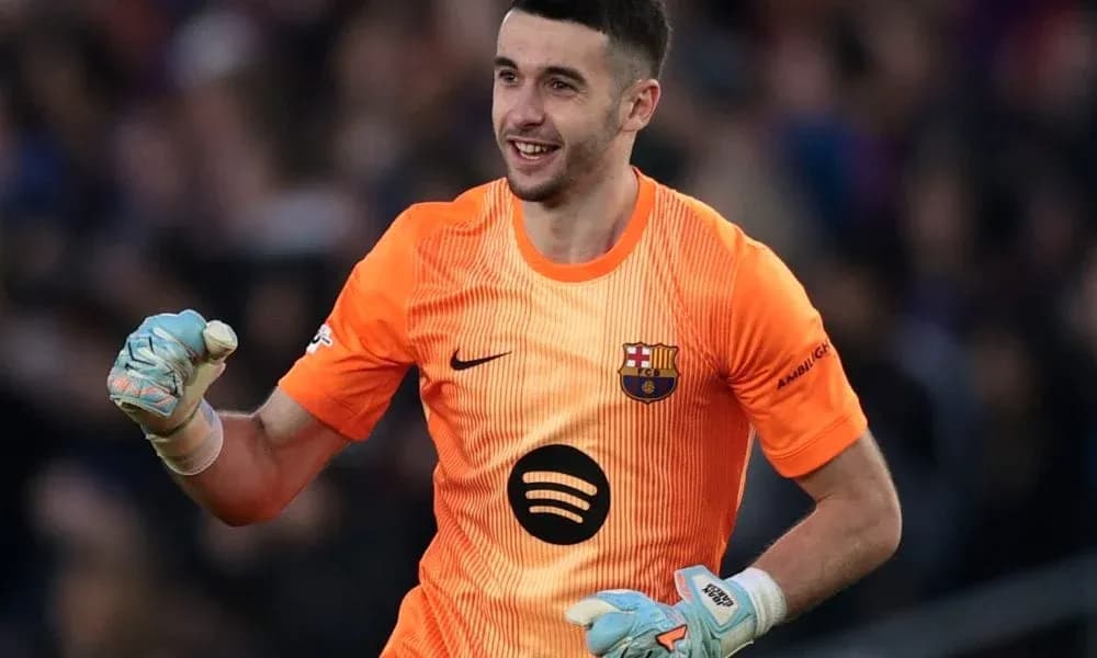 Portero de Barcelona celebrando una parada en el partido