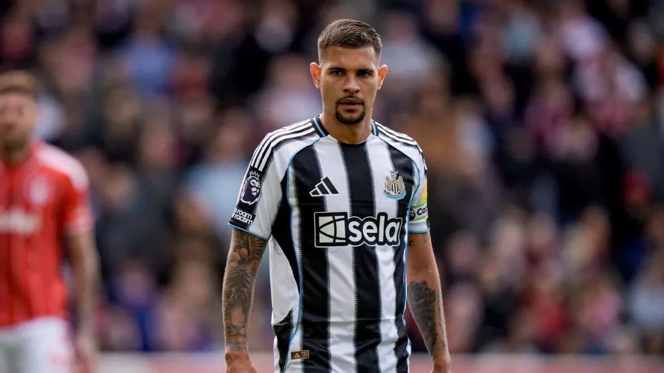 Jugador de Newcastle en el campo durante partido