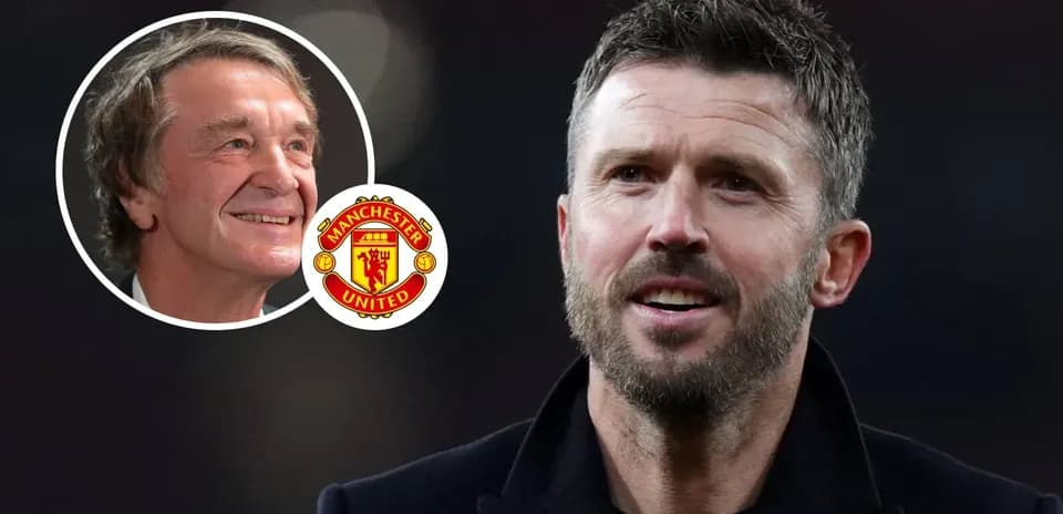 Michael Carrick y un hombre sonriendo, logo de Manchester United