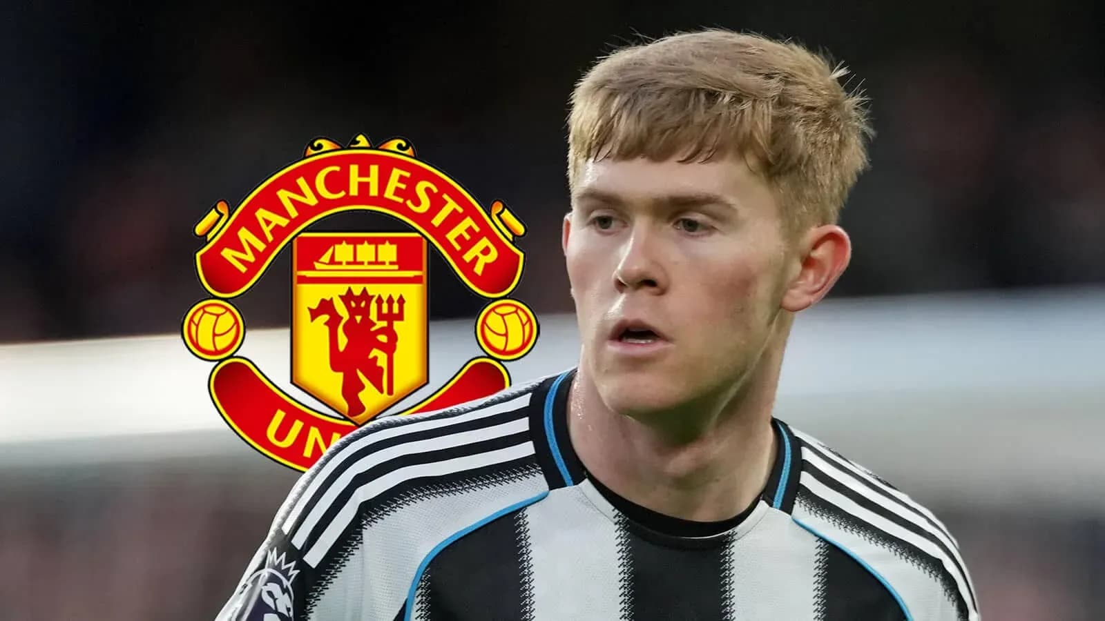 Jugador de Newcastle con logo de Manchester United detrás