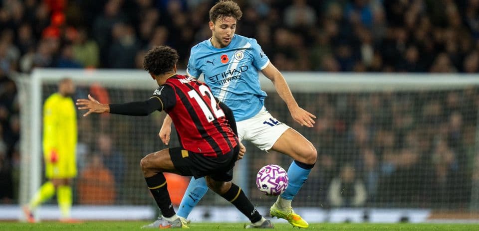 Jugadores de Bournemouth y Manchester City en acción