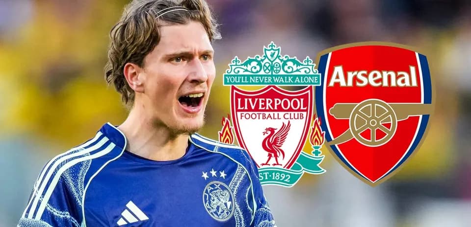 Portero de Ajax celebrando con logos de Liverpool y Arsenal