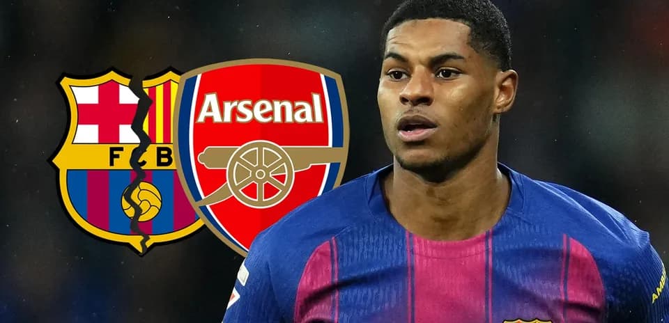 Jugador de Barcelona frente a logos de Arsenal y Barcelona