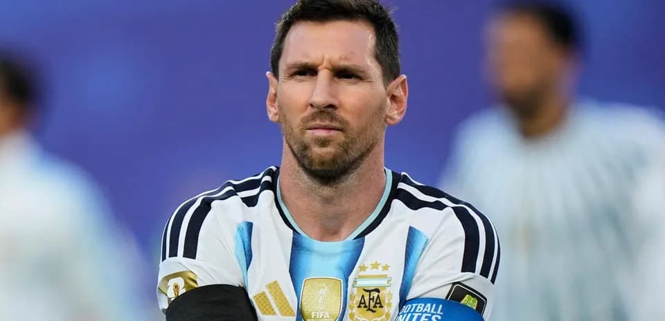 Lionel Messi en uniforme de Argentina durante el partido