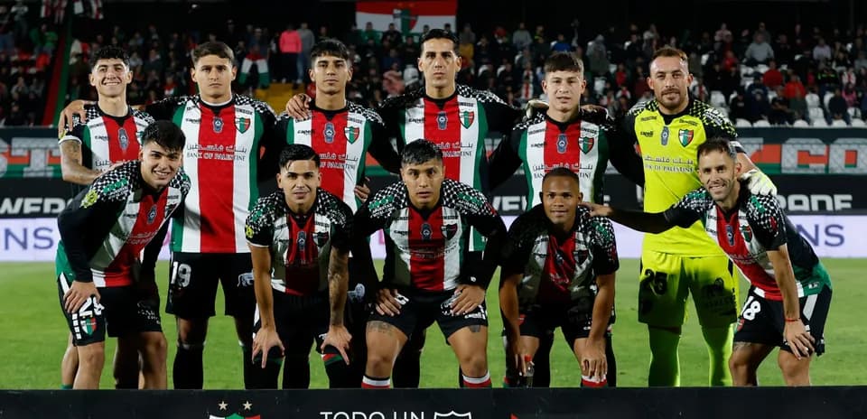 Jugadores de Palestino posando para la foto