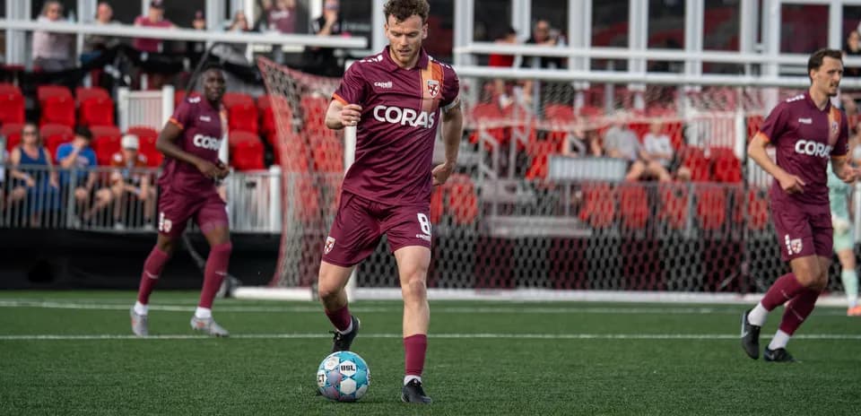 Jugador de Birmingham Legion en acción durante partido