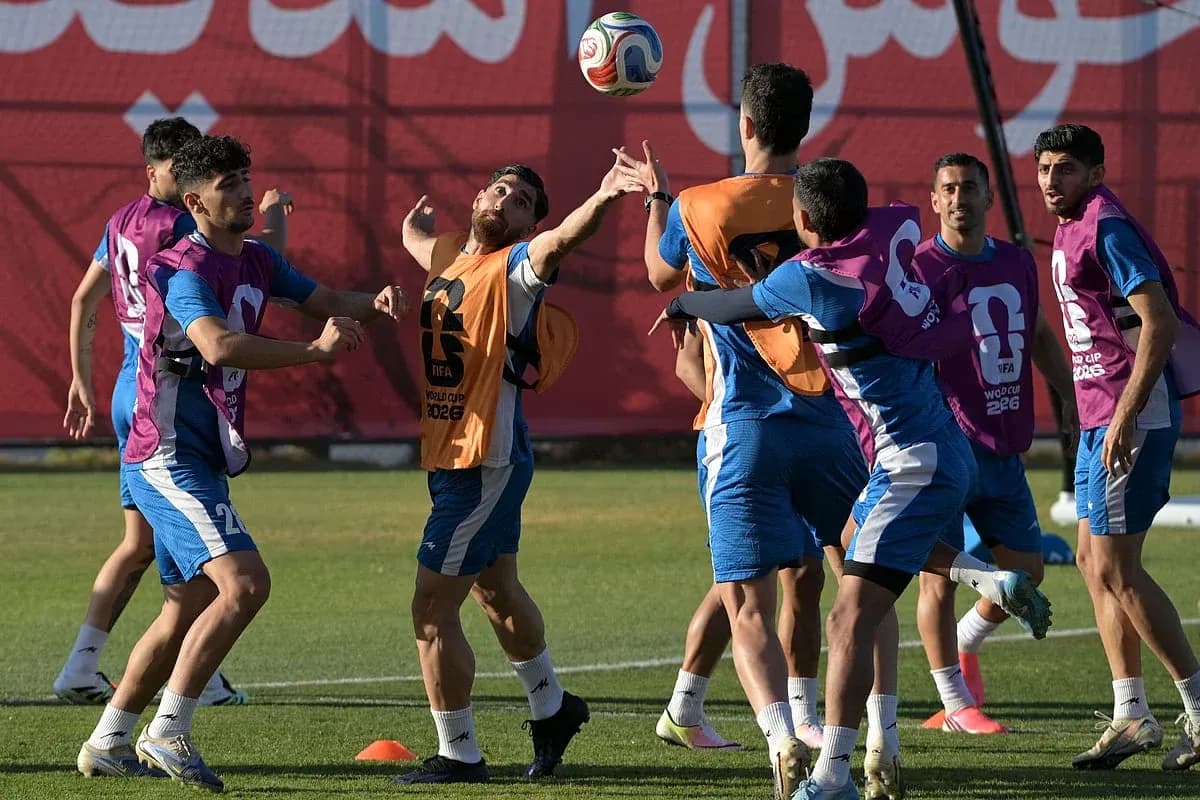 Entrenamiento de jugadores de Irán para la Copa Mundial Entrenamiento de jugadores de Irán para la Copa Mundial