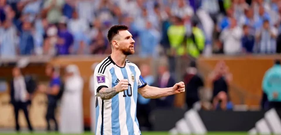 Lionel Messi celebrando durante partido con Argentina