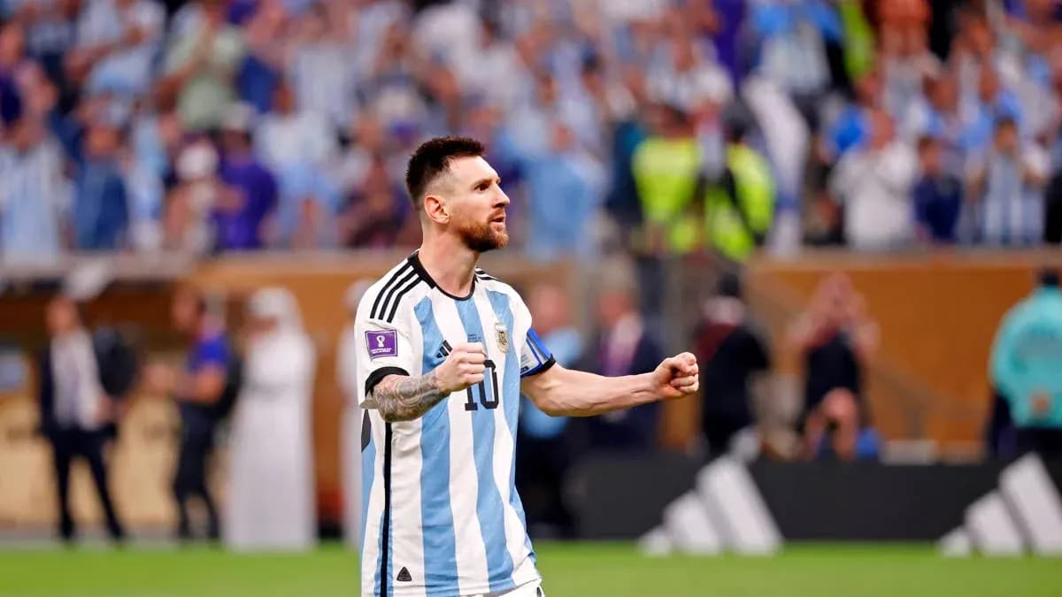 Lionel Messi celebrando durante partido con Argentina