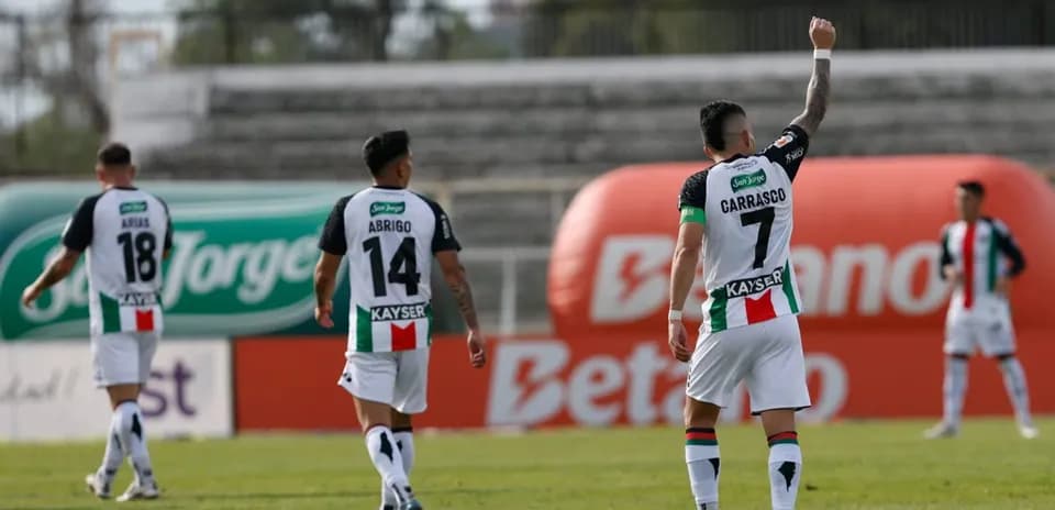 Jugadores de Palestino en el partido contra D. La Serena