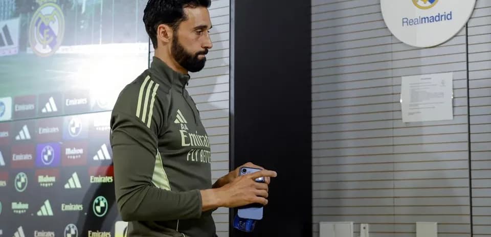 Jugador de Real Madrid en sala de conferencias