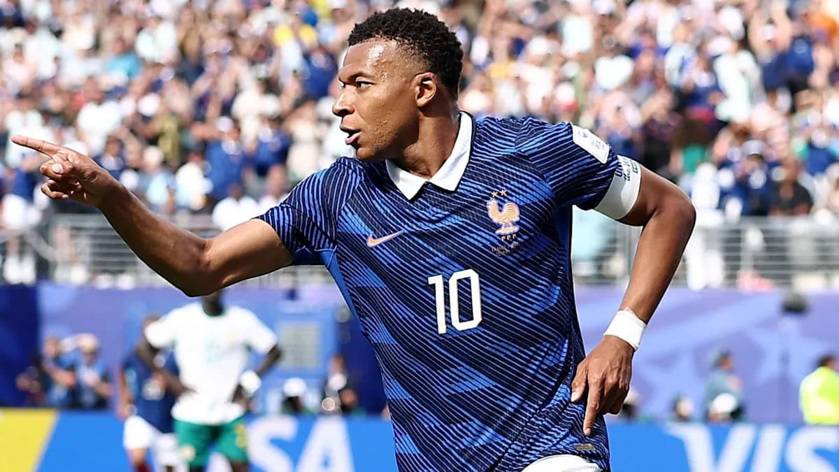 Kylian Mbappé supera récord de Ronaldo en Mundiales tras doblete ante Suecia