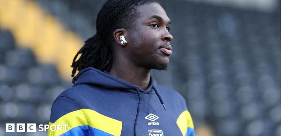 Osman Foyo firma con Rhode Island FC tras su paso por AFC Wimbledon