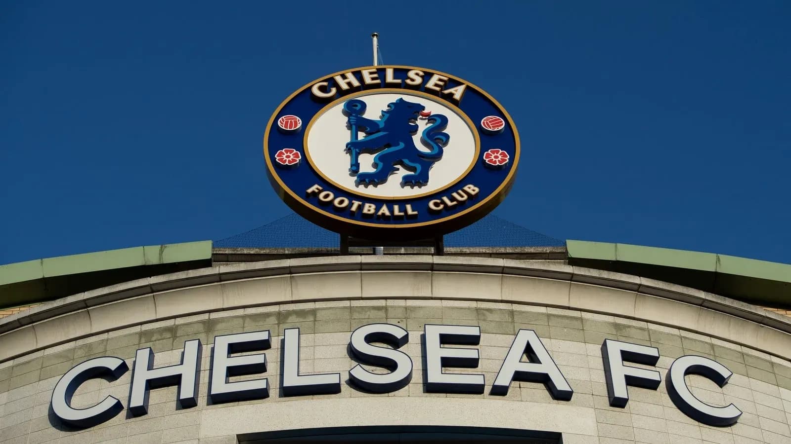 Logotipo del Chelsea Football Club en el estadio Logotipo del Chelsea Football Club en el estadio