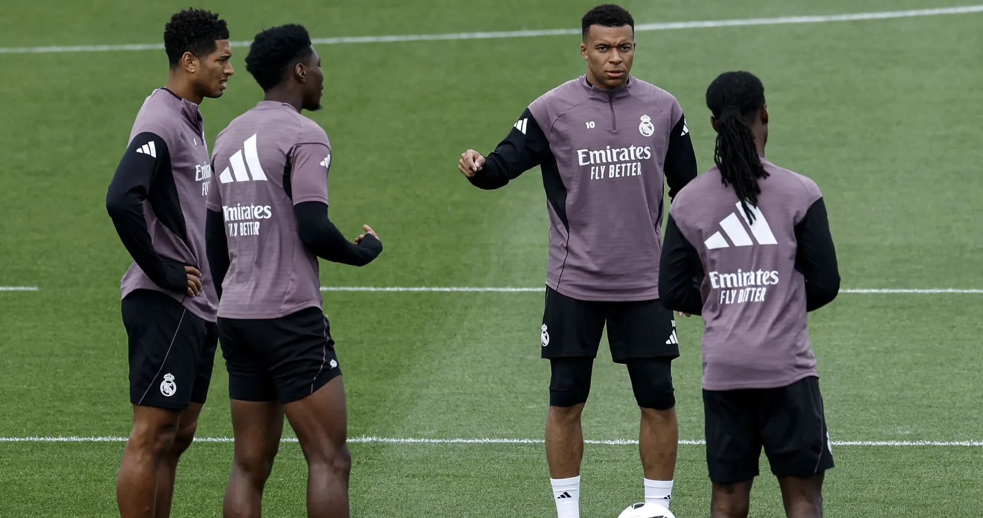 Jugadores del Real Madrid en sesión de entrenamiento Jugadores del Real Madrid en sesión de entrenamiento