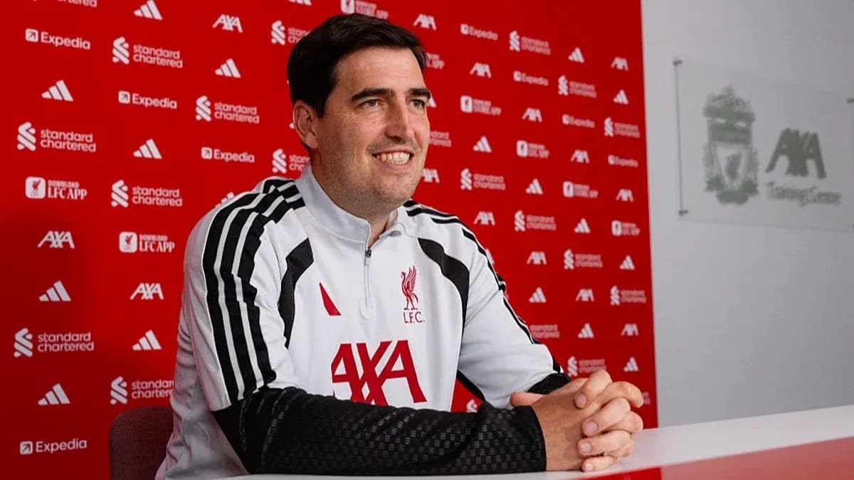 Entrenador de Liverpool en conferencia de prensa Entrenador de Liverpool en conferencia de prensa