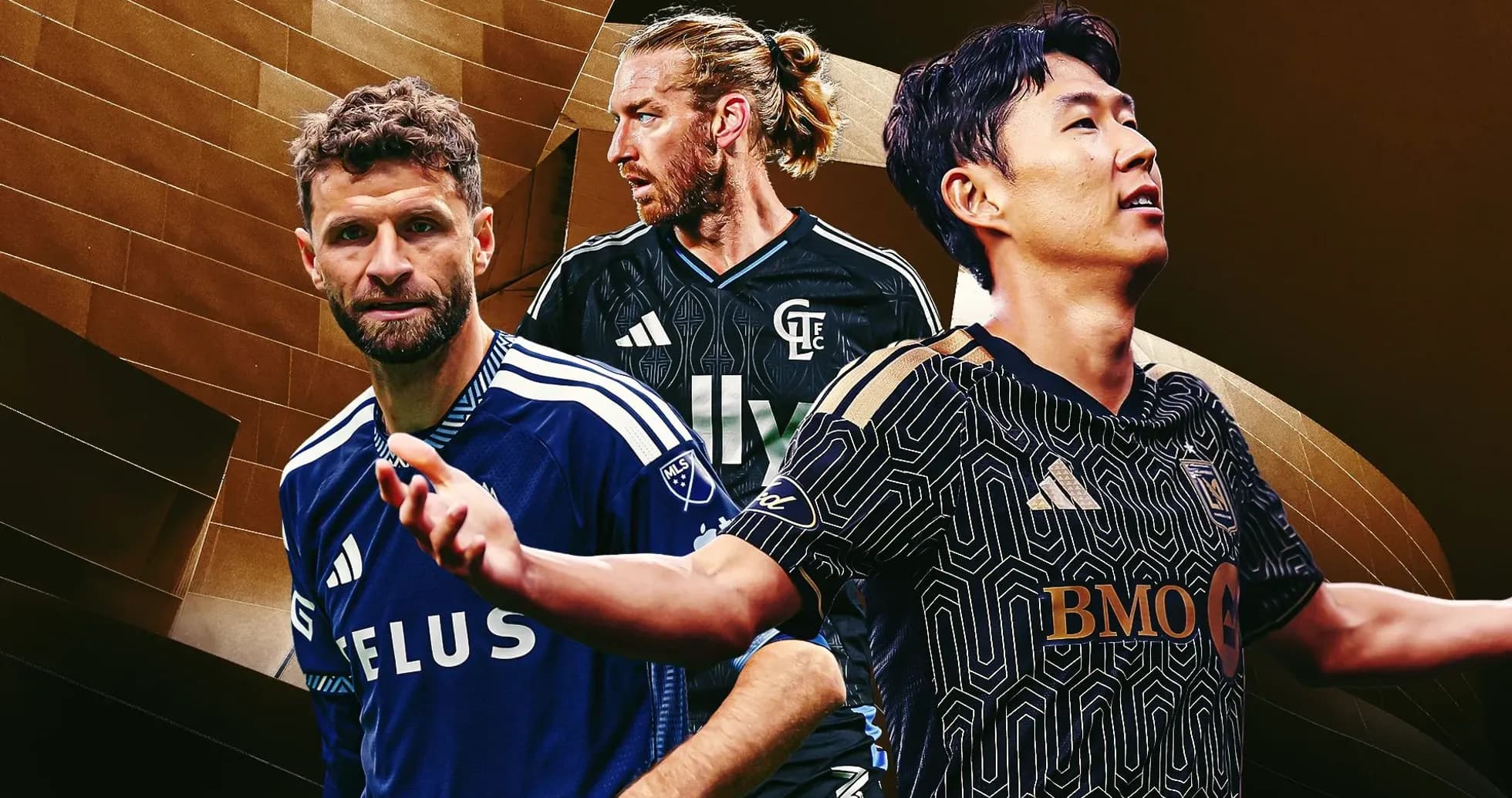Tres jugadores de fútbol en camisetas de equipo Tres jugadores de fútbol en camisetas de equipo