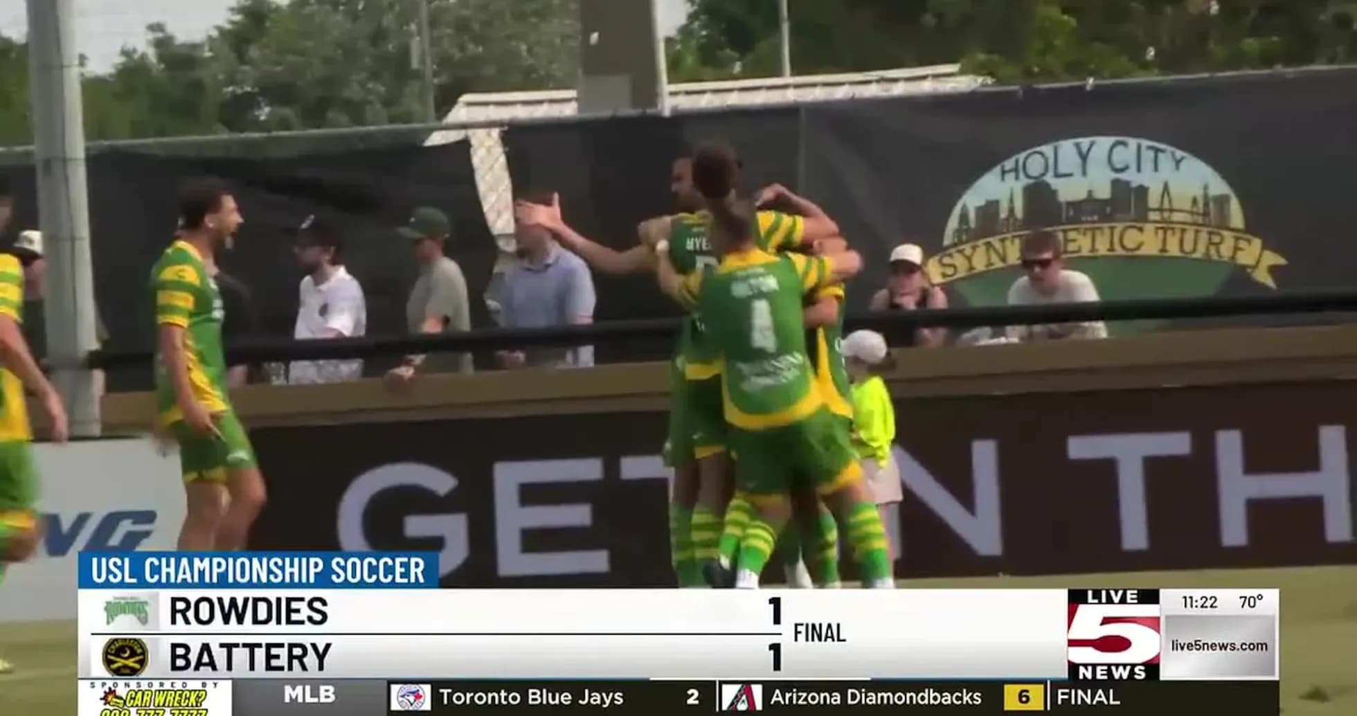 Jugadores de Rowdies celebrando un gol Jugadores de Rowdies celebrando un gol
