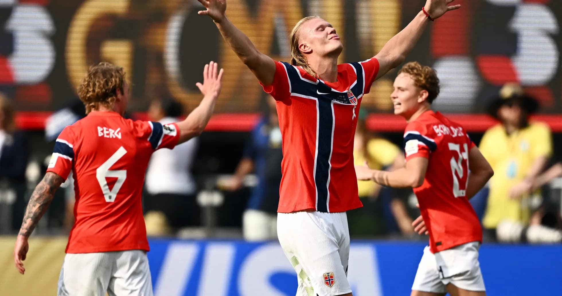 Jugadores noruegos celebrando un gol en el partido Jugadores noruegos celebrando un gol en el partido
