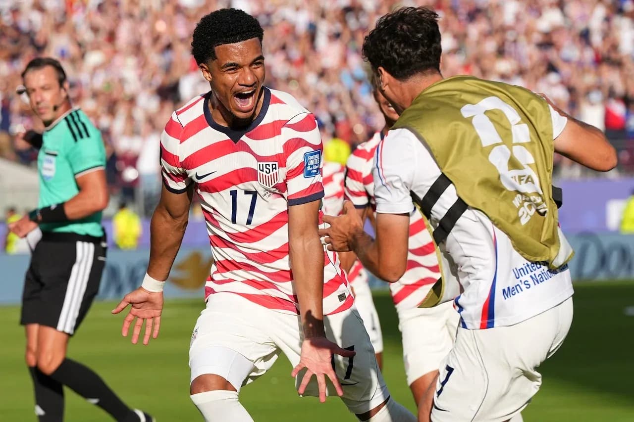 Jugadores de Estados Unidos celebrando un gol Jugadores de Estados Unidos celebrando un gol